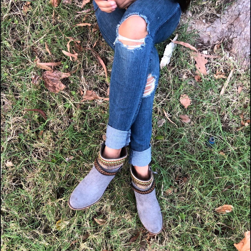 GREY FAUX SUEDE BOOTS - Picture 3 of 8